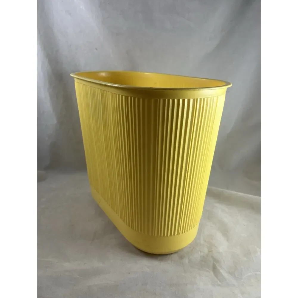 Rubbermaid Ribbed Wastebasket Yellow Trash Can #2954 Vintage 1982